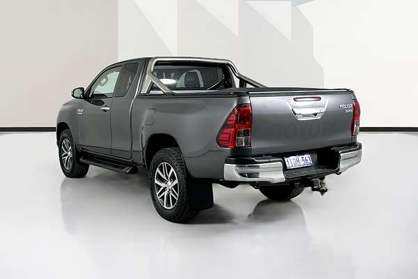 2017 Toyota Hilux SR5 (4x4) GUN126R MY17 4X4
