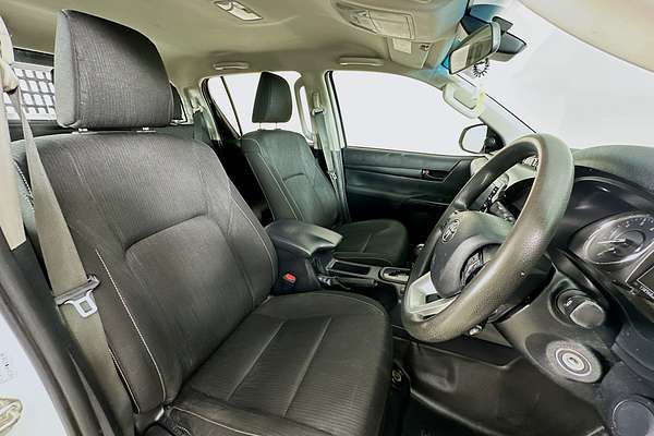 2021 Toyota HILUX SR (4x4) GUN126R 4X4
