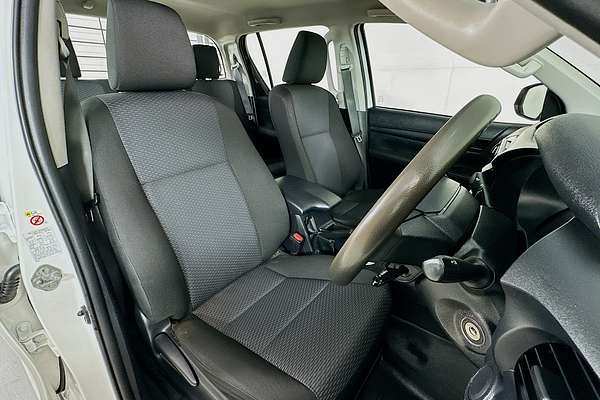 2018 Toyota Hilux Workmate GUN125R 4X4