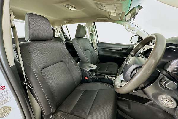 2019 Toyota HILUX SR (4x4) GUN126R MY19 4X4