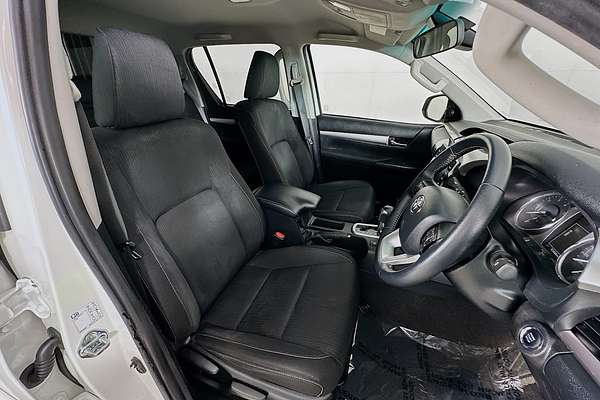2021 Toyota HILUX SR5 (4x4) GUN126R 4X4