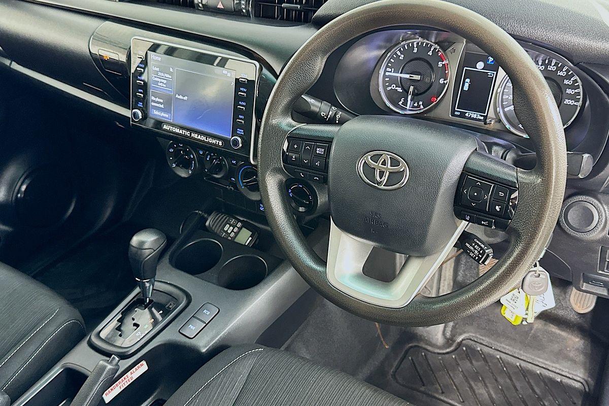 2022 Toyota HILUX SR (4x4) STEEL WHEELS GUN126R 4X4