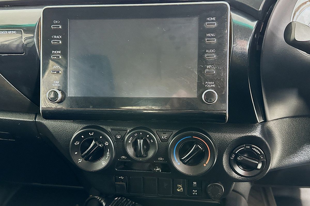 2021 Toyota Hilux SR (4x4) GUN126R FACELIFT 4X4