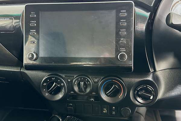 2021 Toyota Hilux SR (4x4) GUN126R FACELIFT 4X4