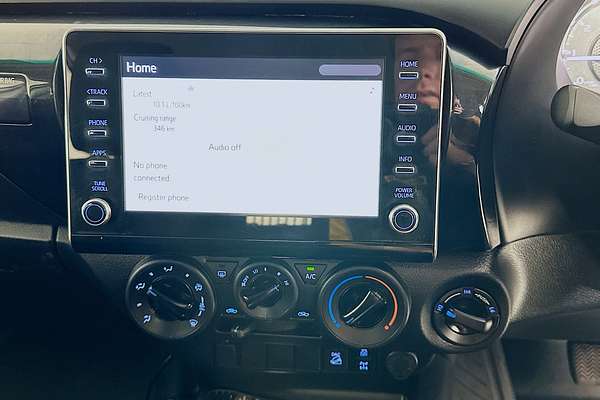 2020 Toyota HILUX SR (4x4) GUN126R FACELIFT 4X4