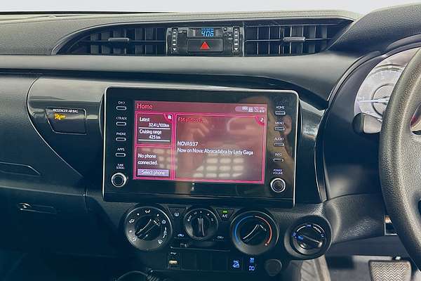 2021 Toyota HILUX SR (4x4) GUN126R FACELIFT 4X4