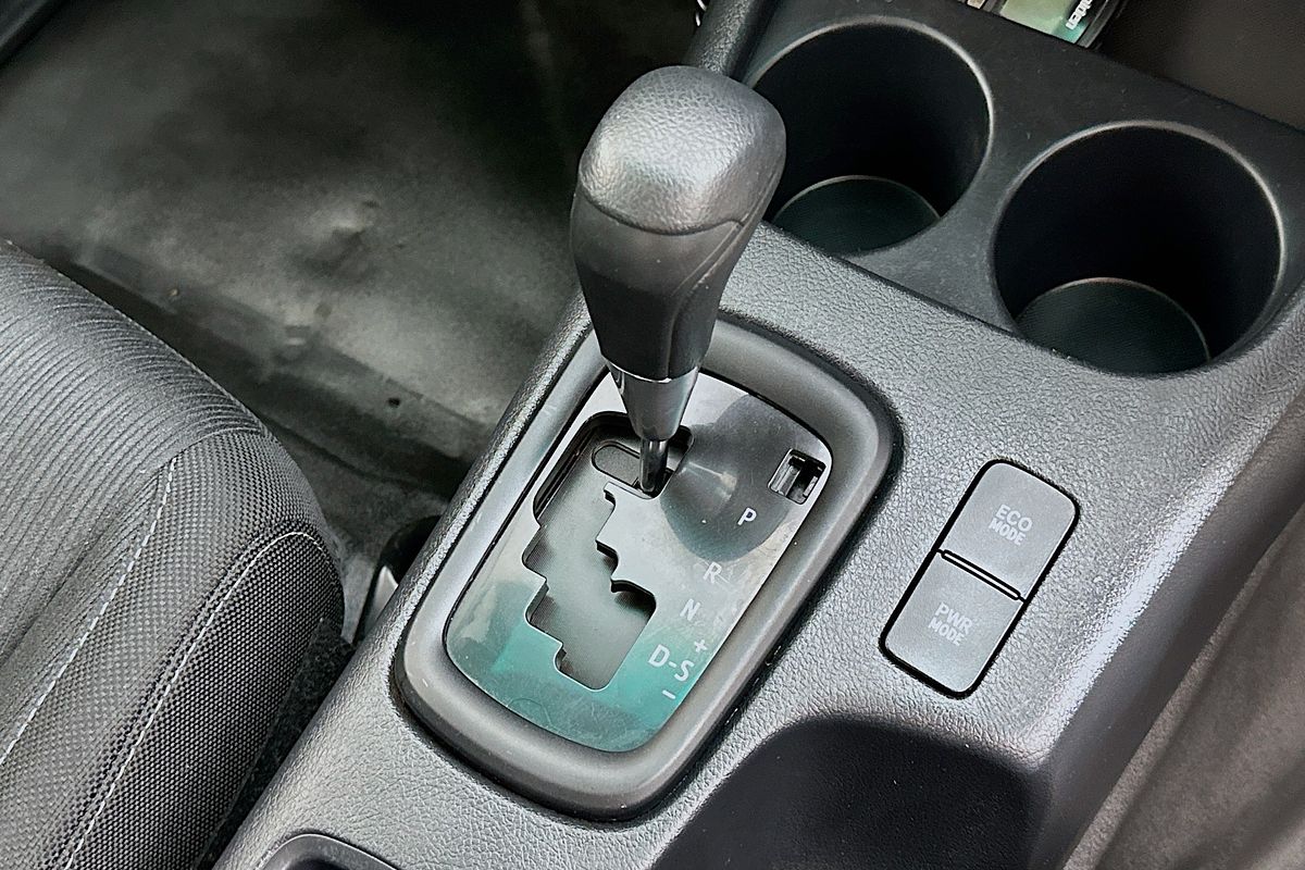 2020 Toyota HILUX SR (4x4) GUN126R FACELIFT 4X4