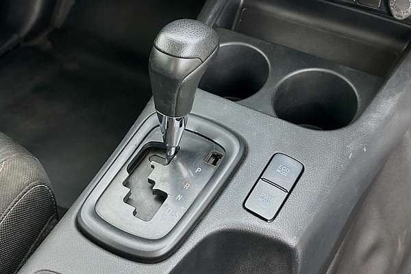 2020 Toyota HILUX SR (4x4) GUN126R MY19 UPGRADE 4X4