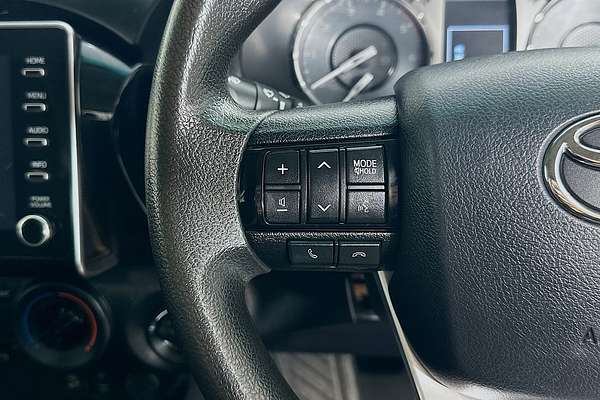 2021 Toyota HILUX SR (4x4) GUN126R FACELIFT
