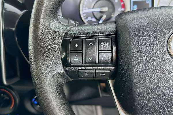 2021 Toyota HILUX SR (4x4) GUN126R FACELIFT 4X4