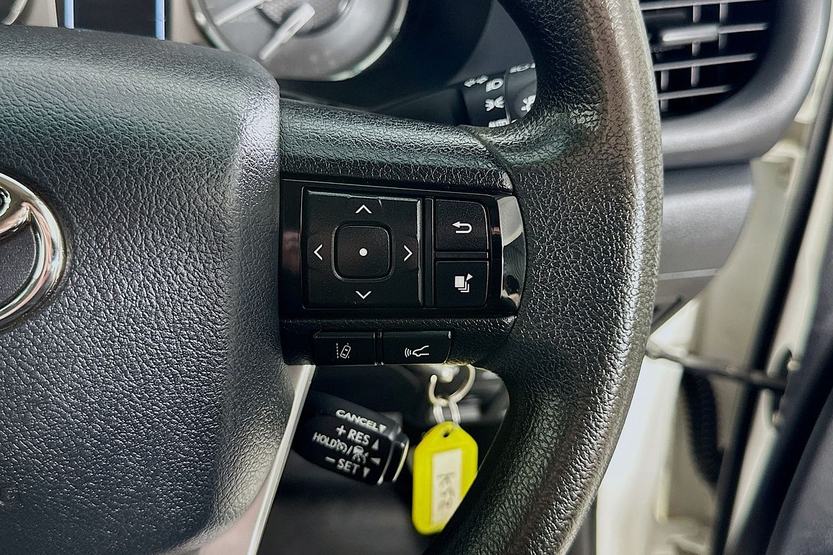 2020 Toyota HILUX SR (4x4) GUN126R FACELIFT 4X4