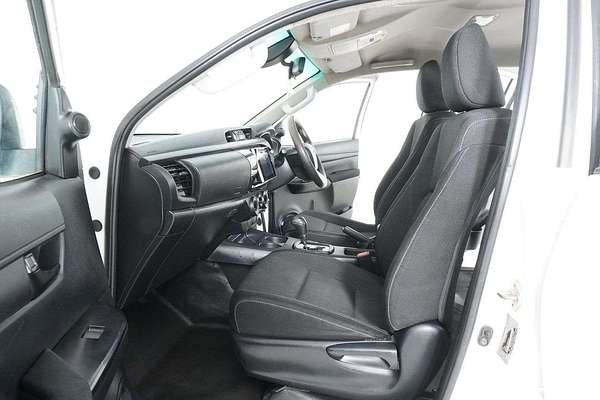 2020 Toyota HILUX SR (4x4) GUN126R MY19 UPGRADE 4X4