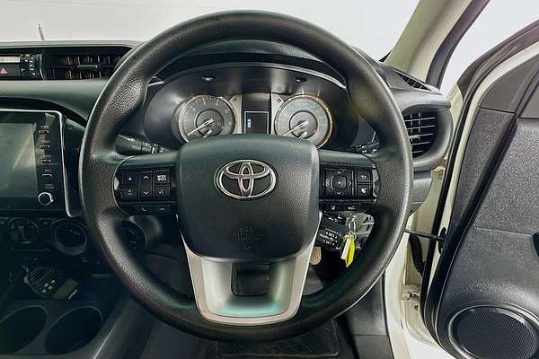 2021 Toyota Hilux SR (4x4) GUN126R FACELIFT 4X4