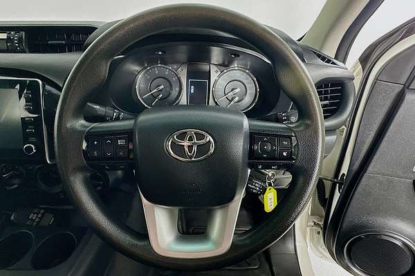 2020 Toyota HILUX SR (4x4) GUN126R FACELIFT 4X4