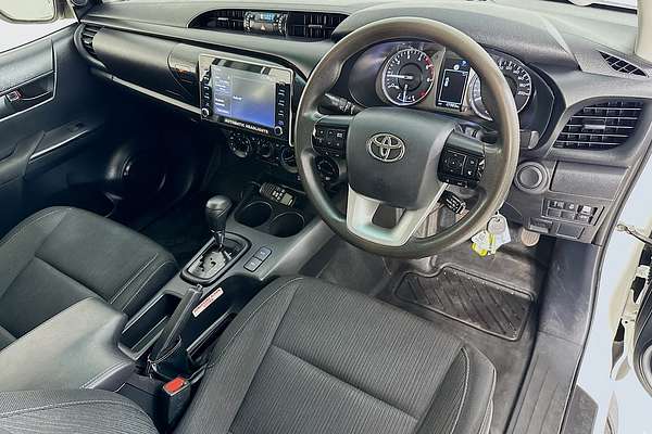 2022 Toyota HILUX SR (4x4) STEEL WHEELS GUN126R 4X4