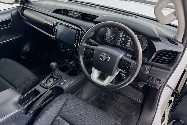 2020 Toyota HILUX SR (4x4) GUN126R FACELIFT 4X4
