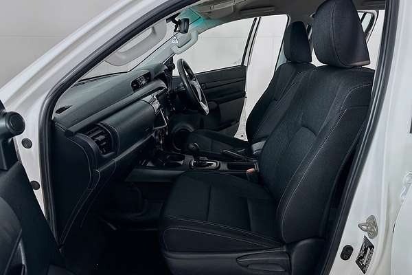 2021 Toyota HILUX SR (4x4) GUN126R FACELIFT
