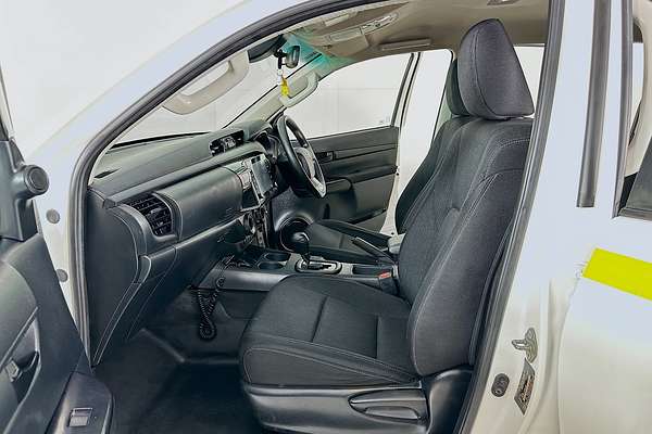 2021 Toyota Hilux SR (4x4) GUN126R FACELIFT 4X4