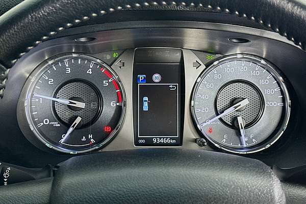 2021 Toyota HILUX SR5 (4x4) GUN126R 4X4