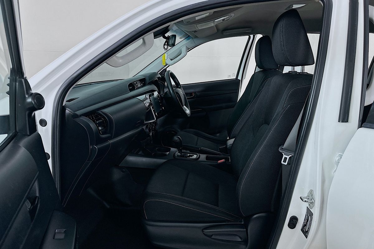 2021 Toyota HILUX SR (4x4) GUN126R 4X4