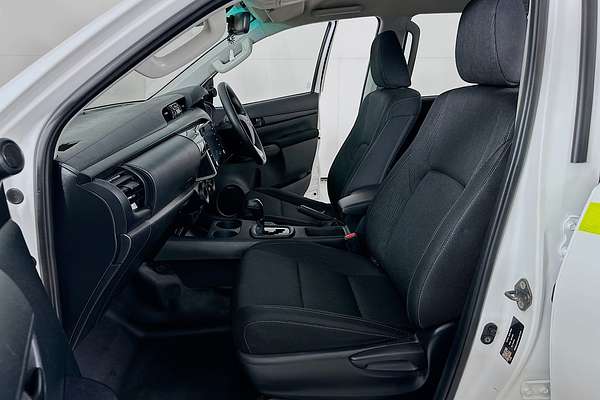 2022 Toyota HILUX SR (4x4) GUN126R 4X4