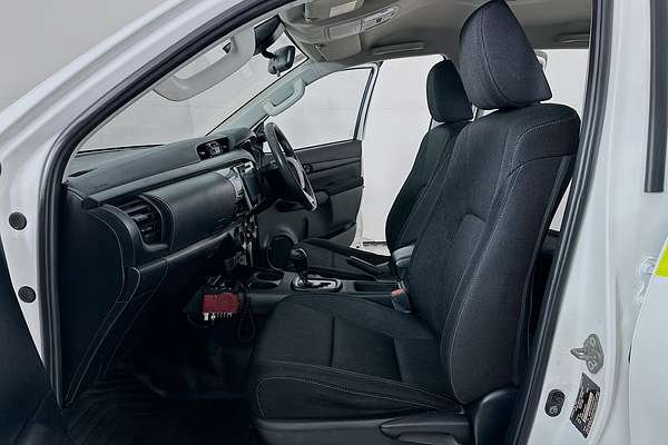 2020 Toyota HILUX SR (4x4) GUN126R MY19 UPGRADE 4X4