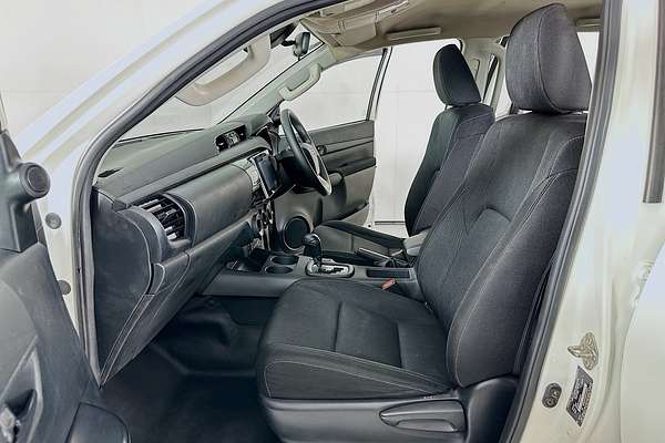 2020 Toyota HILUX SR (4x4) GUN126R MY19 UPGRADE 4X4