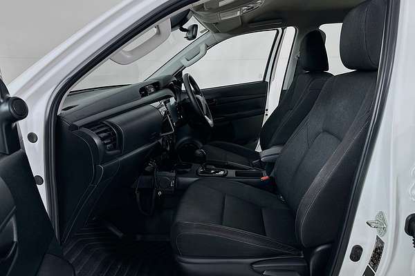 2024 Toyota HILUX SR (4x4) GUN126R 4X4