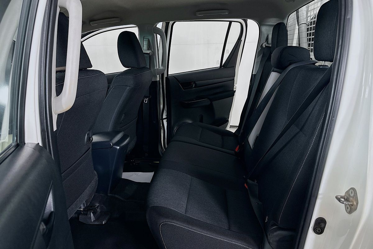 2021 Toyota HILUX SR (4x4) GUN126R FACELIFT