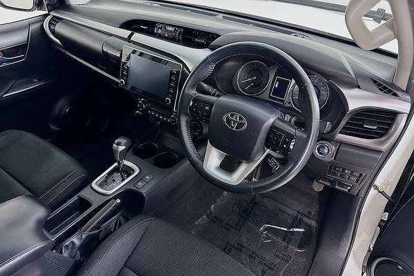 2021 Toyota HILUX SR5 (4x4) GUN126R 4X4