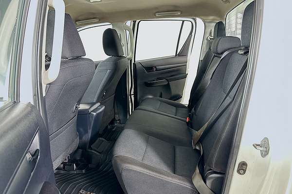 2021 Toyota HILUX SR (4x4) GUN126R FACELIFT 4X4