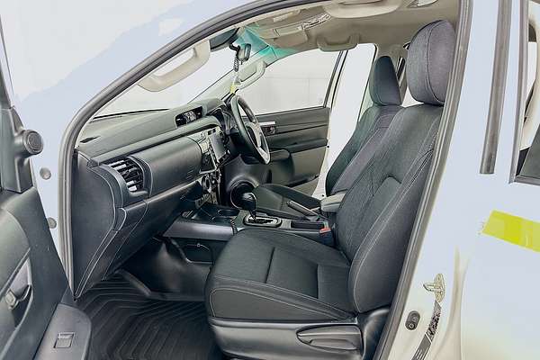 2023 Toyota HILUX SR (4x4) GUN126R 4X4