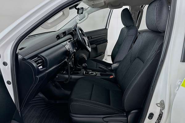 2023 Toyota HILUX SR (4x4) GUN126R 4X4