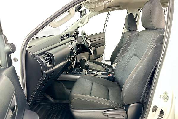 2022 Toyota HILUX SR (4x4) GUN126R 4X4