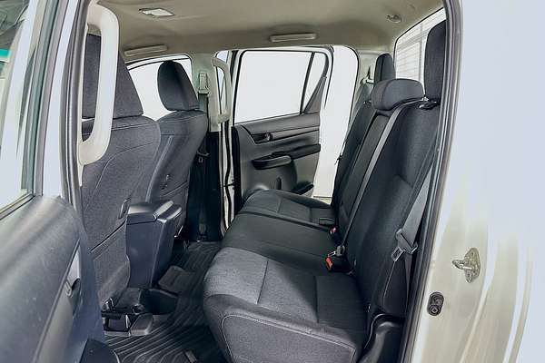 2019 Toyota HILUX SR (4x4) GUN126R MY19 4X4