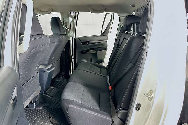 2023 Toyota HILUX SR (4x4) GUN126R 4X4