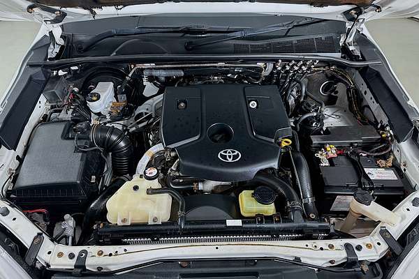 2019 Toyota HILUX SR (4x4) GUN126R MY19 UPGRADE 4X4