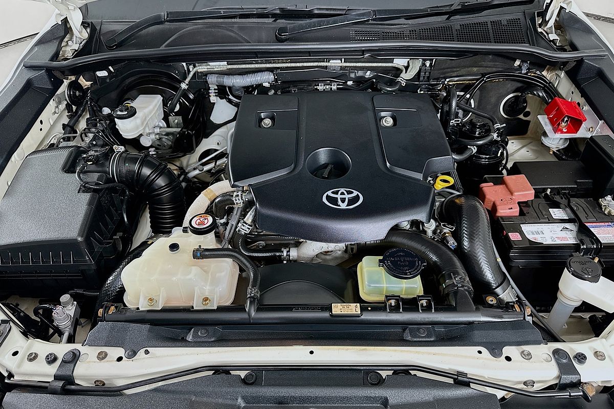 2020 Toyota HILUX SR (4x4) GUN126R FACELIFT 4X4