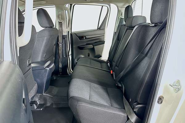 2021 Toyota HILUX SR (4x4) GUN126R FACELIFT 4X4
