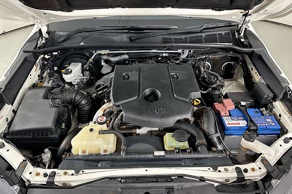 2021 Toyota HILUX SR (4x4) GUN126R FACELIFT 4X4