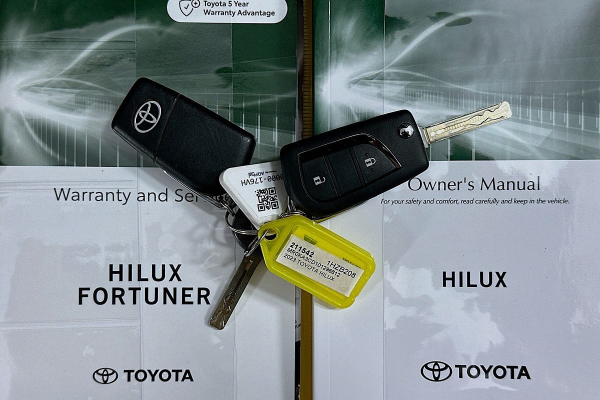 2023 Toyota HILUX SR (4x4) GUN126R 4X4
