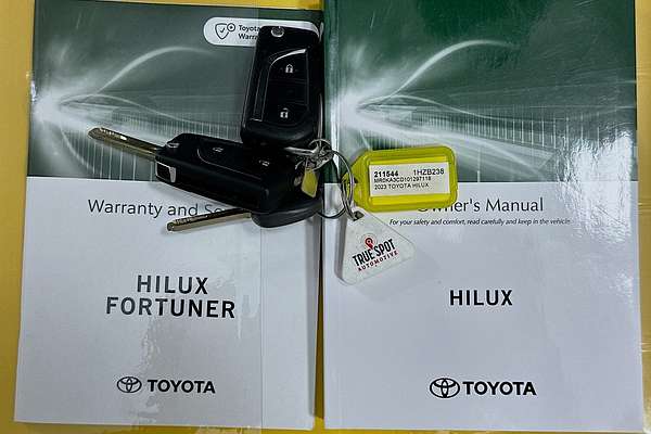 2023 Toyota HILUX SR (4x4) GUN126R 4X4
