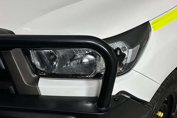 2020 Toyota HILUX SR (4x4) GUN126R FACELIFT 4X4