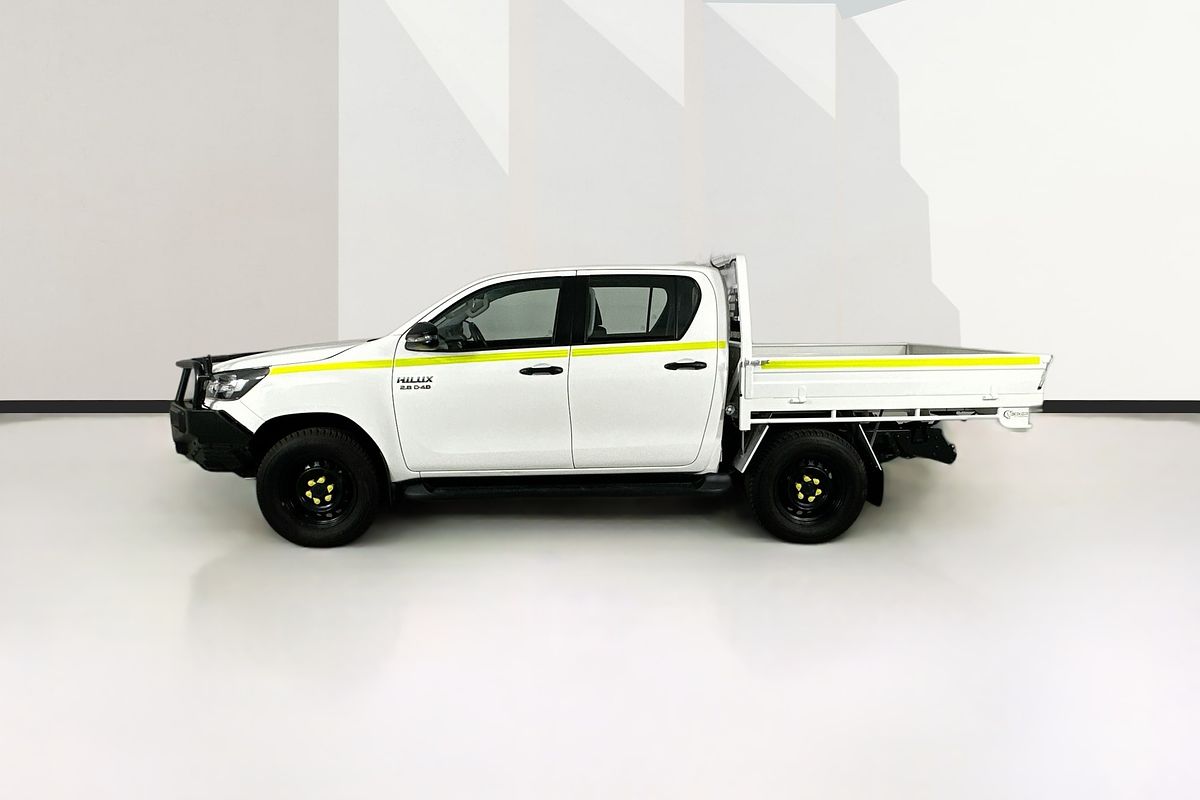 2022 Toyota HILUX SR (4x4) STEEL WHEELS GUN126R 4X4