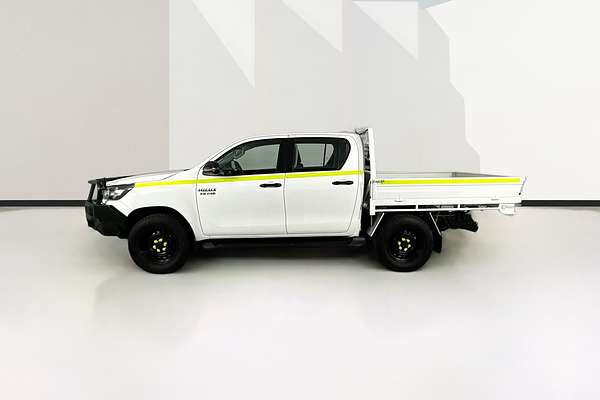 2022 Toyota HILUX SR (4x4) STEEL WHEELS GUN126R 4X4