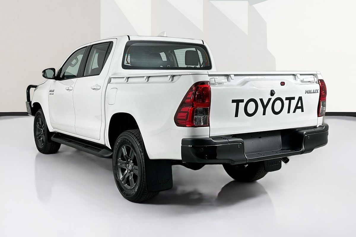Vehicle photo 6
