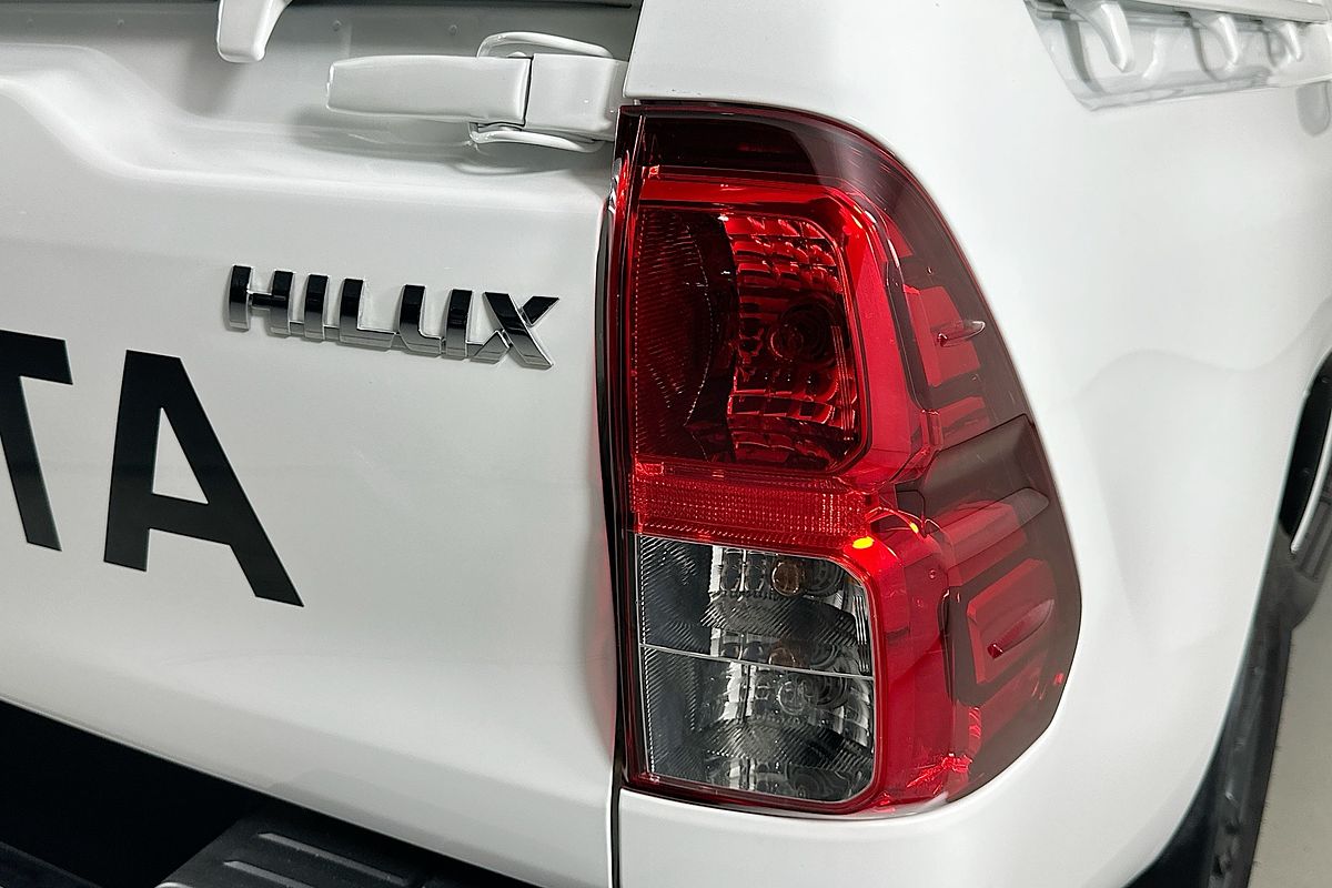 Vehicle photo 8