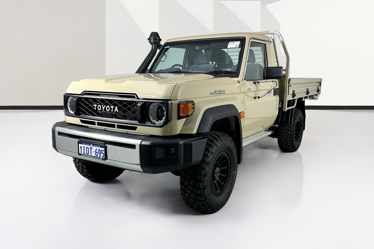 Vehicle photo 4