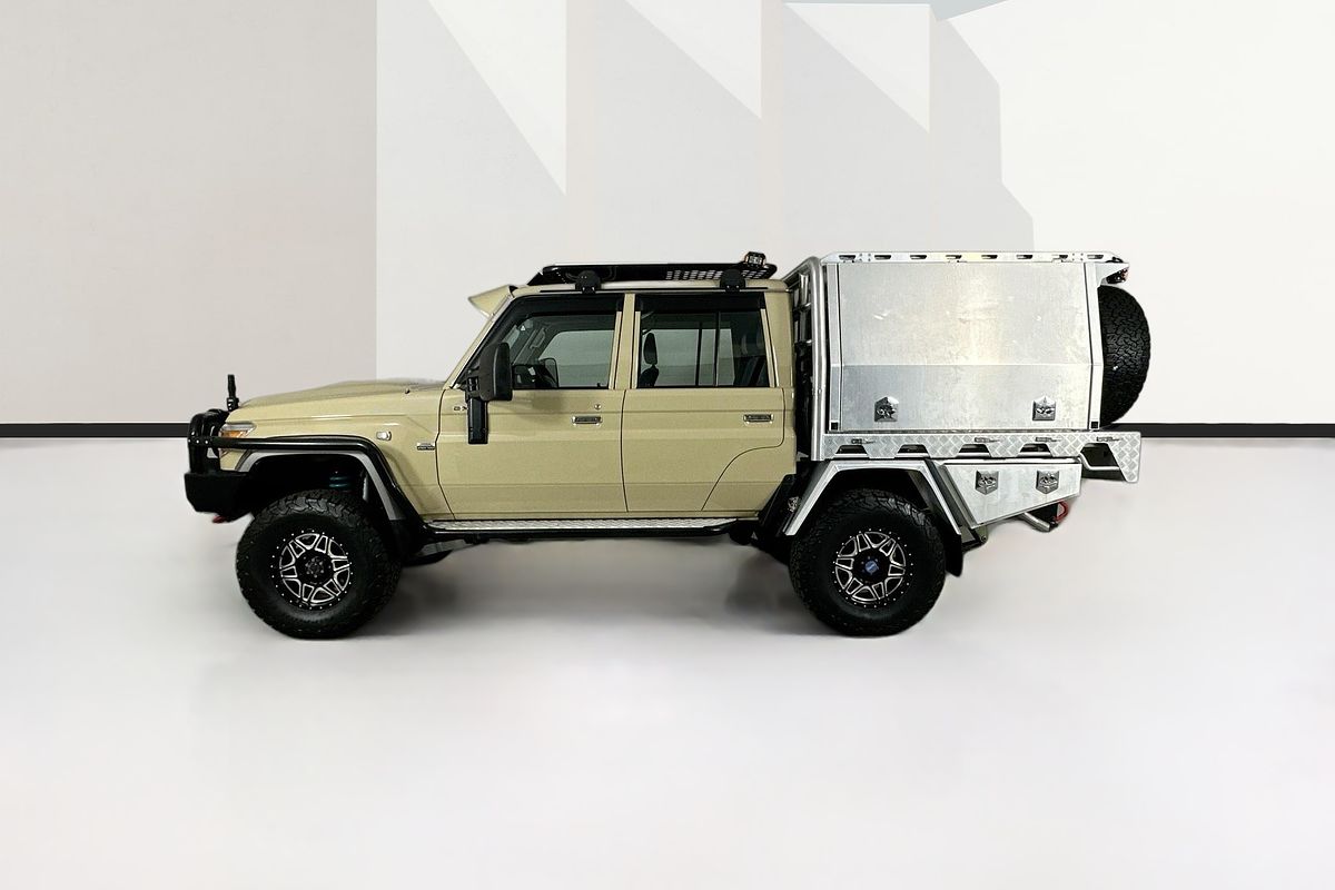 Vehicle photo 4