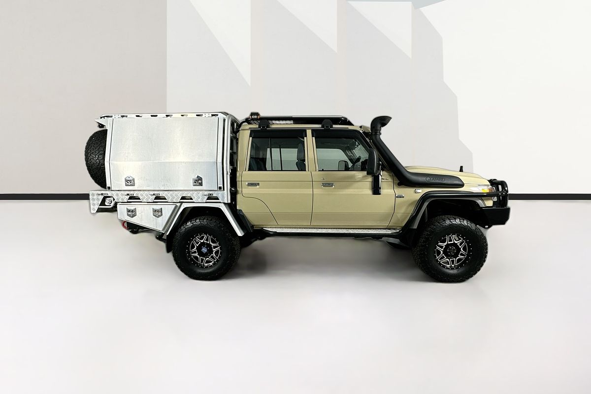 Vehicle photo 8